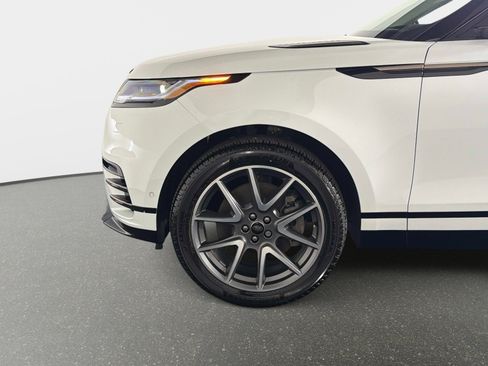 Used 2025 Land Rover Range Rover Velar Dynamic SE image 12