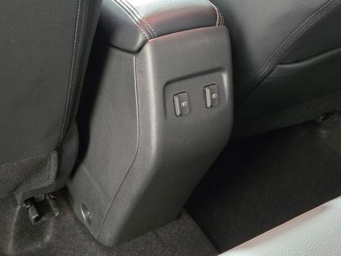 Used 2022 Nissan Kicks SR w/ Premium Package FWD image 17