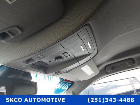 Used 2018 Chevrolet Suburban Premier image 26