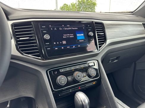 Certified 2023 Volkswagen Atlas Cross Sport SE FWD image 22