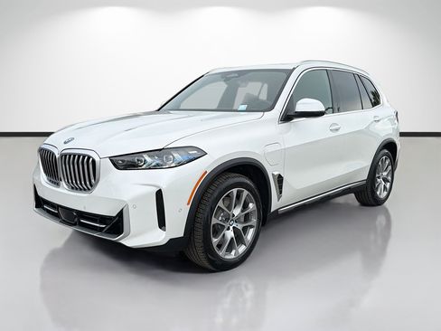 New 2026 BMW X5 xDrive50e w/ Climate Comfort Package AWD/4WD image 7