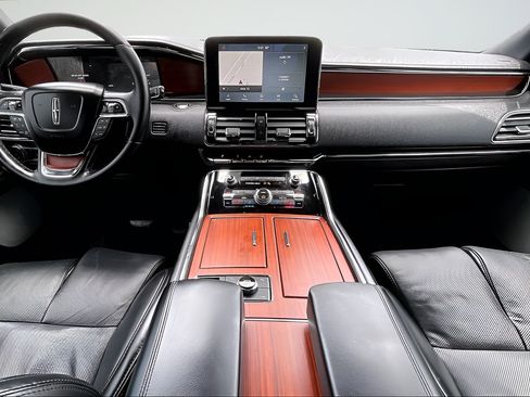 Used 2020 Lincoln Navigator Reserve w/ Luxury Package RWD image 7