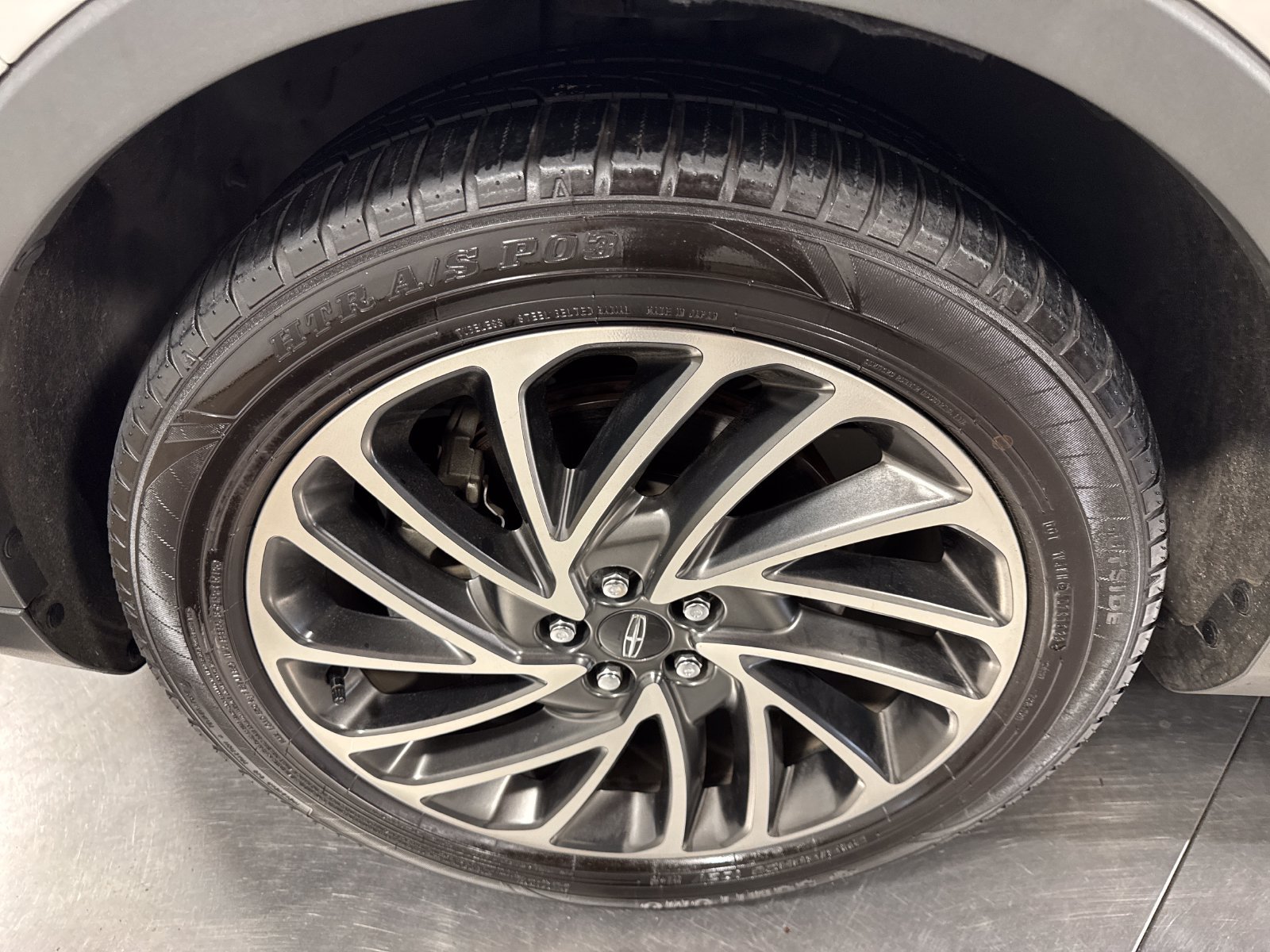Used 2019 Lincoln Nautilus Reserve AWD/4WD image 2