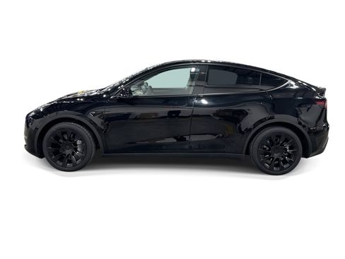 Certified 2023 Tesla Model Y Long Range AWD/4WD image 3