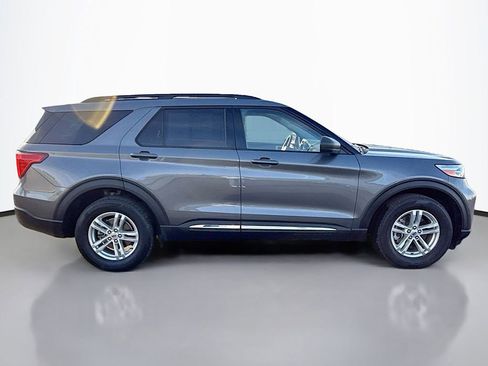Used 2022 Ford Explorer XLT w/ Equipment Group 202A image 13