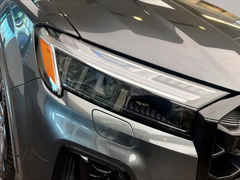 New 2026 Audi SQ7 Prestige AWD/4WD image 13