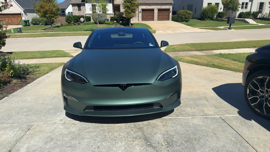 Used 2024 Tesla Model S Plaid AWD/4WD image 2