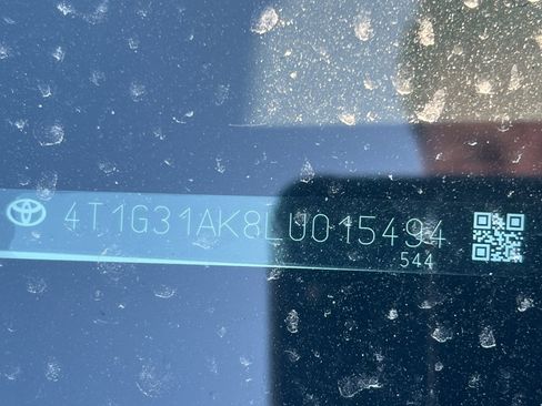 Used 2020 Toyota Camry SE image 3