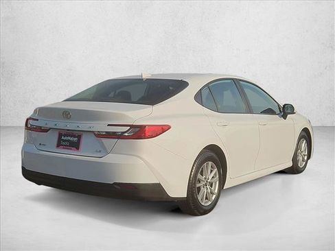 Used 2025 Toyota Camry LE FWD image 5