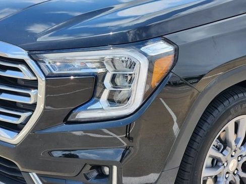 Used 2024 GMC Terrain SLT FWD image 8