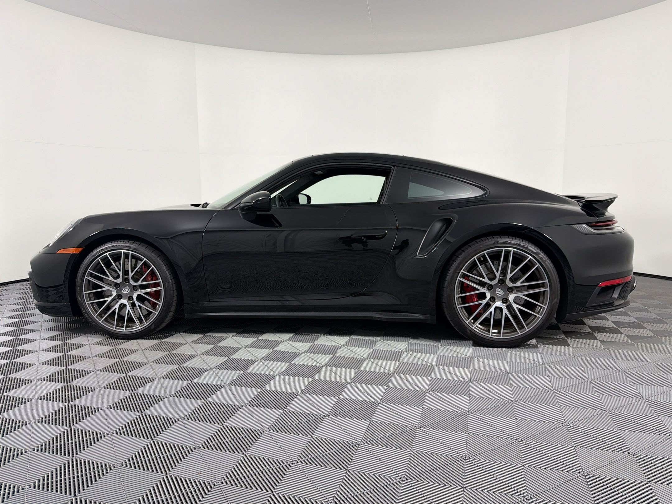 Certified 2022 Porsche 911 Turbo AWD/4WD image 2