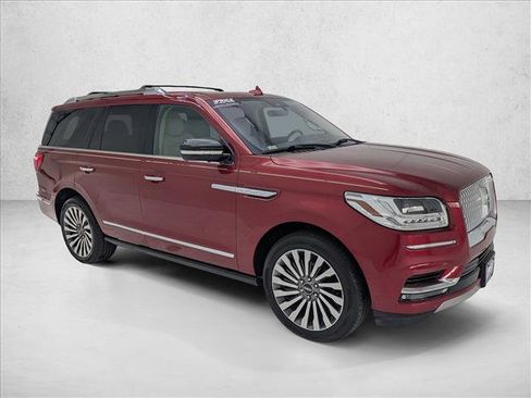 Used 2018 Lincoln Navigator Reserve w/ Technology Package AWD/4WD image 3