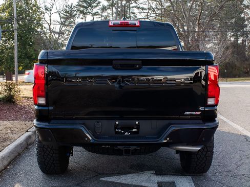 Used 2025 Chevrolet Colorado ZR2 image 4