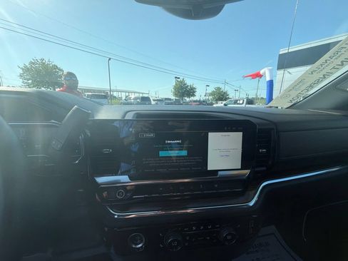 Used 2024 Chevrolet Silverado 1500 LT AWD/4WD image 14