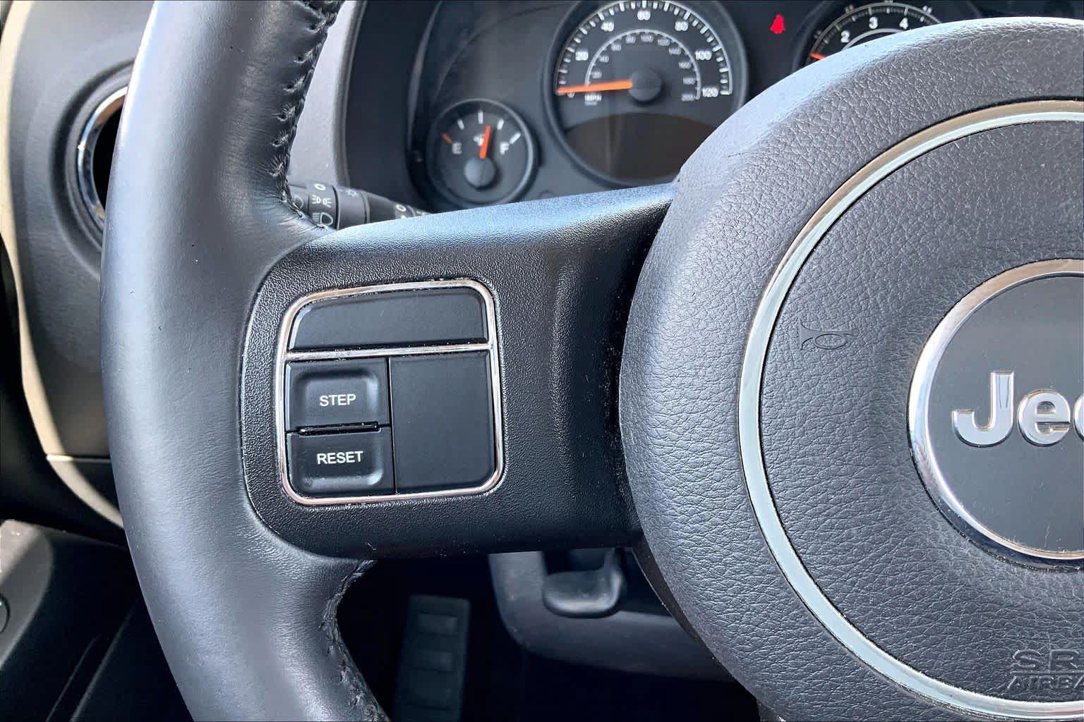 Used 2016 Jeep Patriot High Altitude FWD image 22