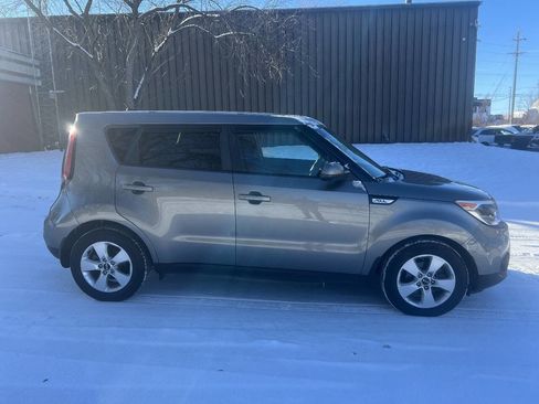 Used 2018 Kia Soul Base 4dr Crossover 6A image 3