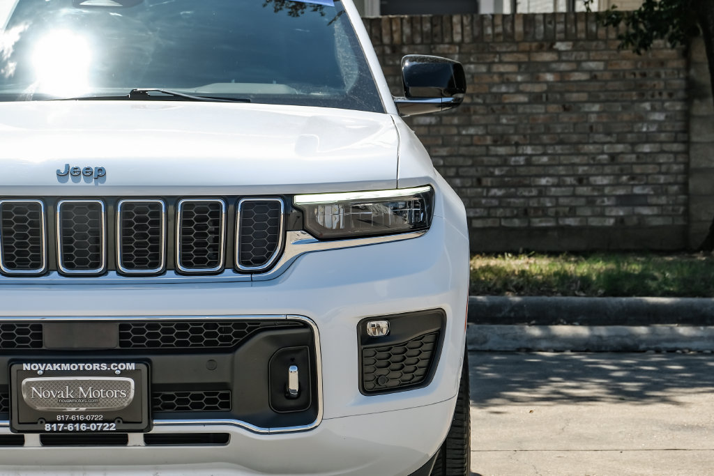 Used 2023 Jeep Grand Cherokee Overland AWD/4WD image 59