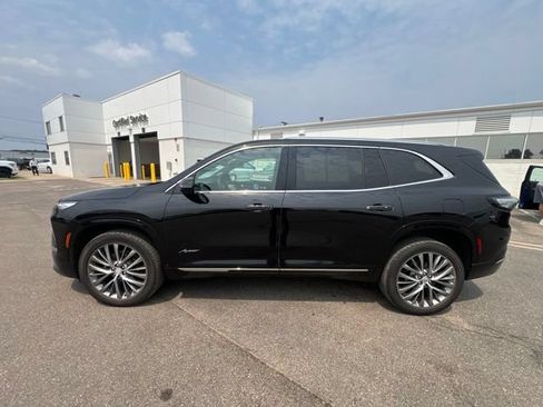 Used 2025 Buick Enclave Avenir w/ LPO, Floor Liner Package AWD/4WD image 9