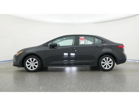 Used 2025 Toyota Corolla LE FWD image 25