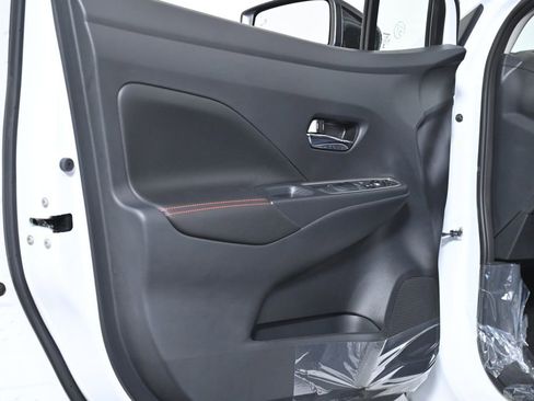 New 2025 Nissan Versa SR w/ Trunk Package image 22