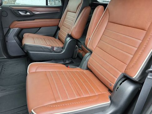 Used 2023 GMC Yukon Denali Ultimate AWD/4WD image 15