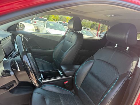 Used 2020 Kia Niro EX Premium FWD image 14