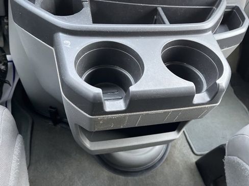 Used 2013 Ford E-350 and Econoline 350 XLT image 17