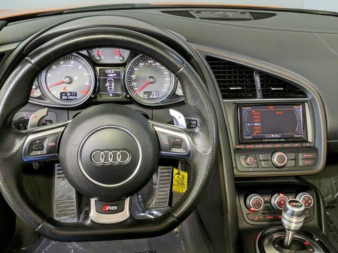 Used 2015 Audi R8 V8 w/ Full Leather Package image 16