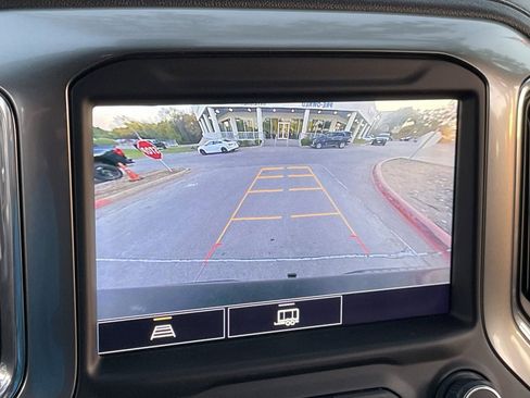 Used 2021 Chevrolet Silverado 1500 LT Trail Boss w/ Convenience Package II image 18