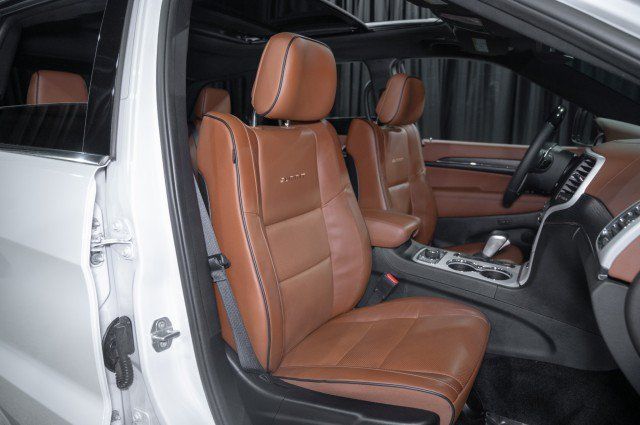 Used 2018 Jeep Grand Cherokee Summit AWD/4WD image 13