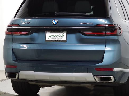 Used 2024 BMW X7 xDrive40i w/ Premium Package AWD/4WD image 11