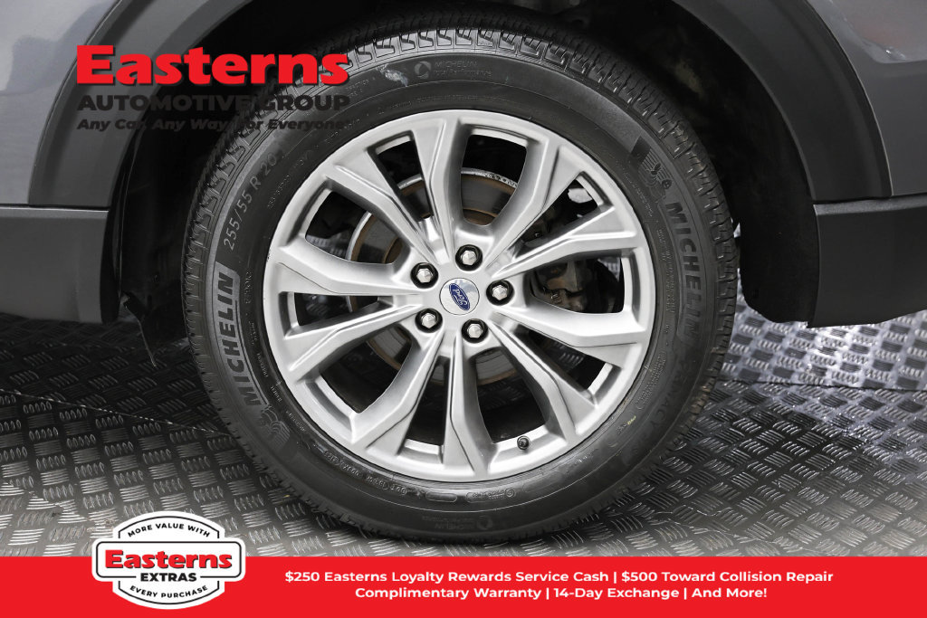 Used 2023 Ford Explorer XLT w/ Equipment Group 202A AWD/4WD image 9