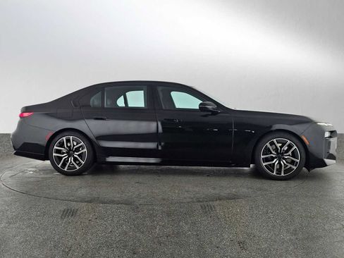 Used 2024 BMW 740i w/ Premium Package image 2