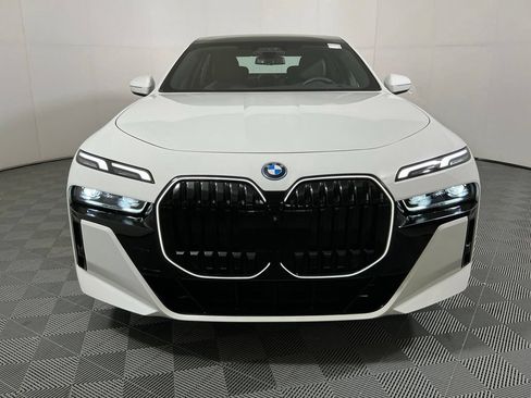 Used 2024 BMW i7 eDrive50 w/ M Sport Package RWD image 3