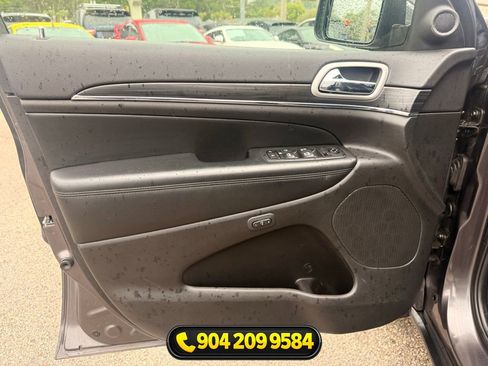 Used 2020 Jeep Grand Cherokee Limited AWD/4WD image 19