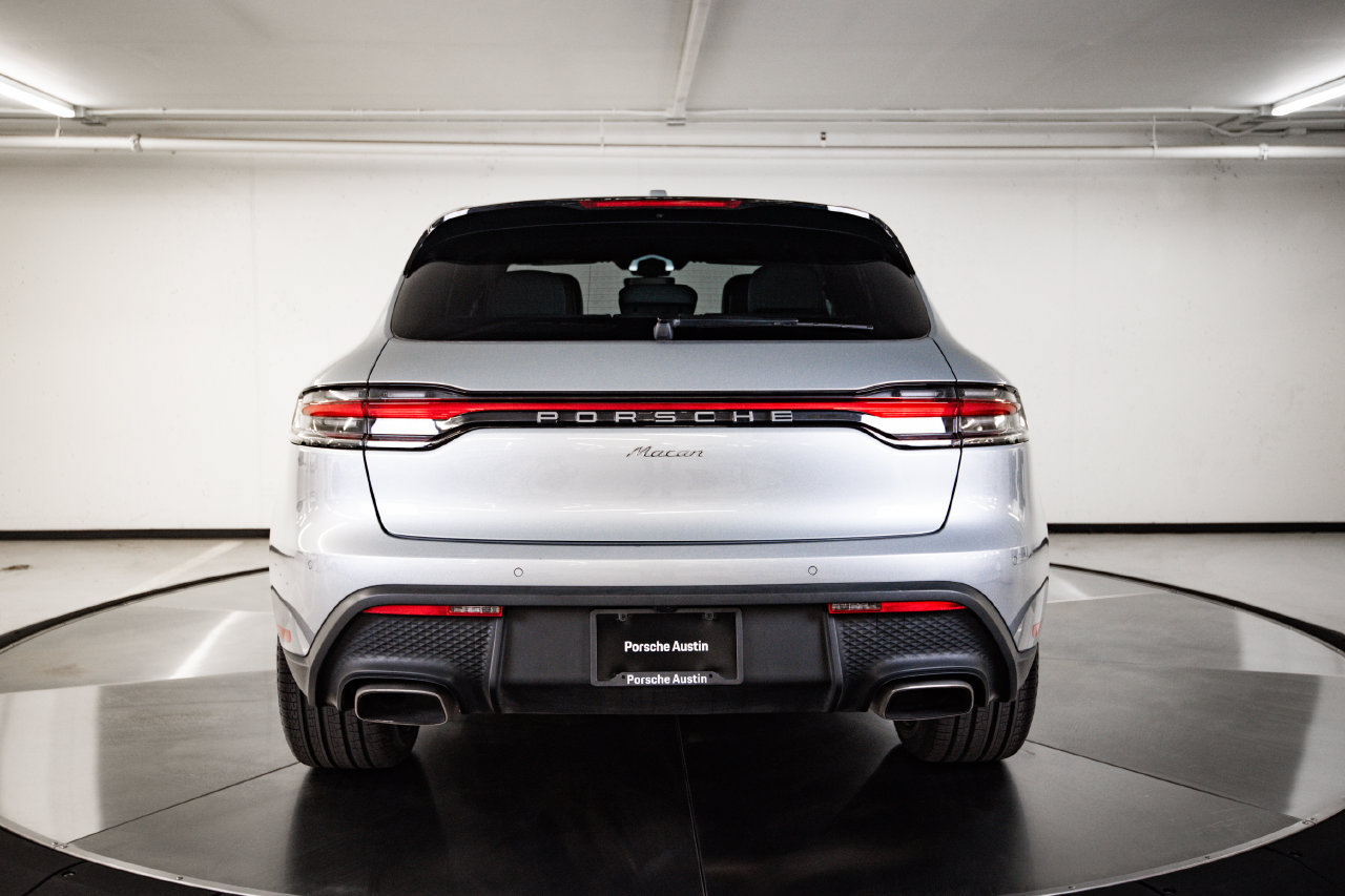 Certified 2023 Porsche Macan AWD/4WD image 6