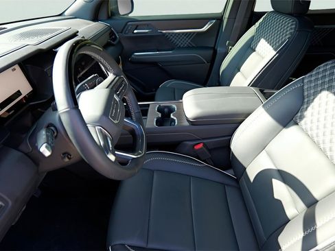 New 2026 GMC Acadia Denali w/ Super Cruise Package image 9