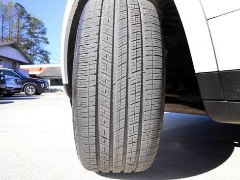 Used 2018 Porsche Cayenne Platinum Edition image 26