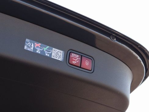 New 2026 Mercedes-Benz GLC 300 4MATIC image 11