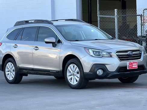 Used 2019 Subaru Outback 2.5i Premium AWD/4WD image 10