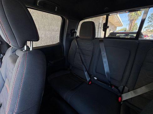 Used 2026 Nissan Frontier PRO-4X AWD/4WD image 40