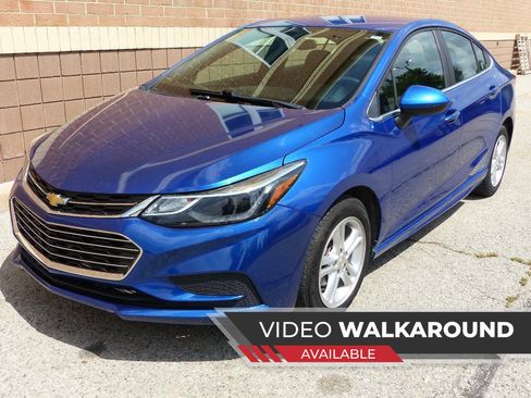 Used 2017 Chevrolet Cruze LT w/ Convenience Package FWD image 1