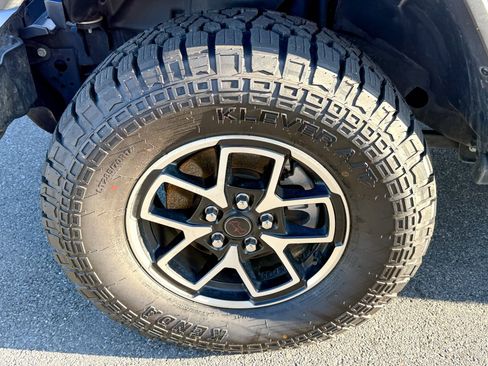 Used 2024 Jeep Wrangler Unlimited Rubicon image 10