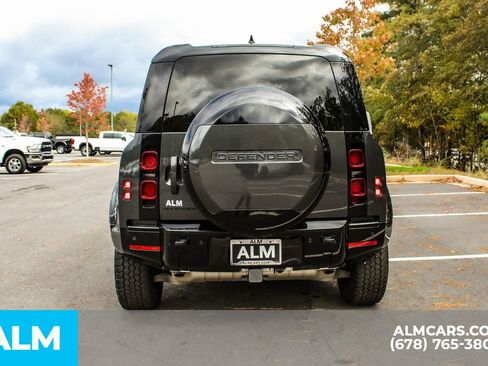 Used 2024 Land Rover Defender 110 X-Dynamic SE image 11