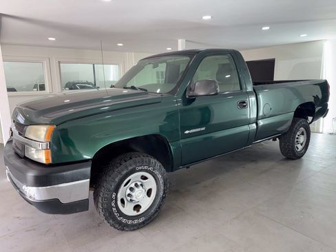 Used 2006 Chevrolet Silverado 2500 W/T w/ Snow Plow Prep Package AWD/4WD image 2