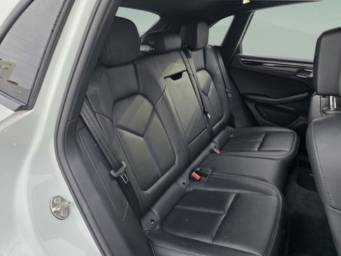 Used 2023 Porsche Macan S image 26