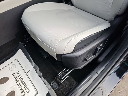 Used 2023 Kia Sportage EX image 32