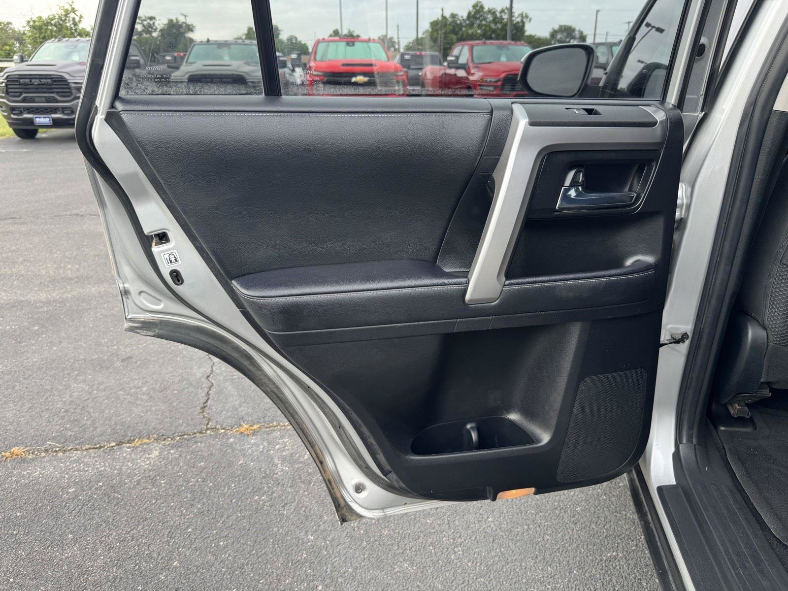 Used 2021 Toyota 4Runner SR5 AWD/4WD image 28