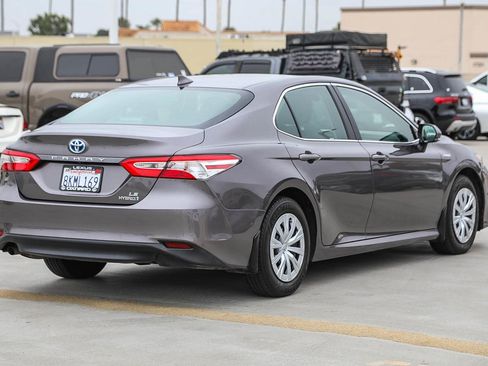 Used 2019 Toyota Camry LE w/ Sunroof Package FWD image 7