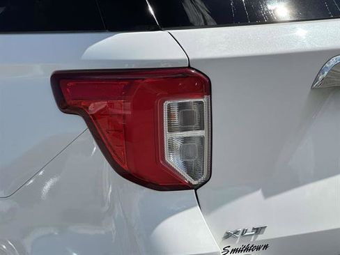 Used 2020 Ford Explorer XLT w/ Equipment Group 202A AWD/4WD image 9